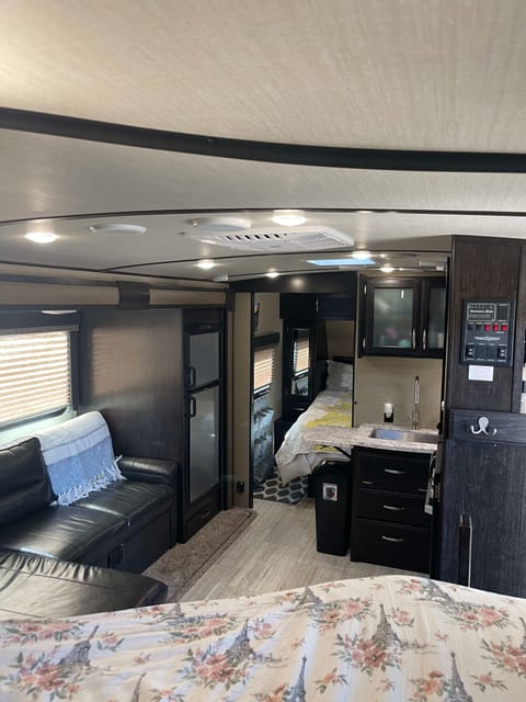 2019 Grand Design Imagine 2400BH Towable trailer in Santa Rosa