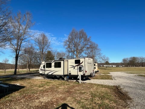 2 BDRM 5 BED Bunkhouse “Peachessa Experience” Towable trailer in Plantation Key