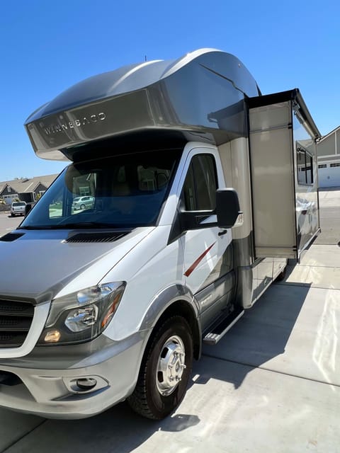 2019 Winnebago View 24J Drivable vehicle in Hanford