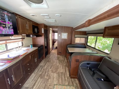2017 Forest River RV Georgetown 3 Series 30X3 Drivable vehicle in Menomonee Falls