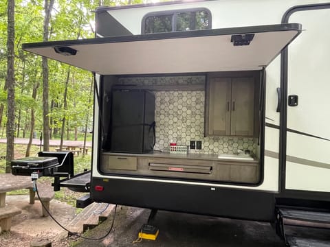 Crowther Comfort Camper!! Towable trailer in Columbia