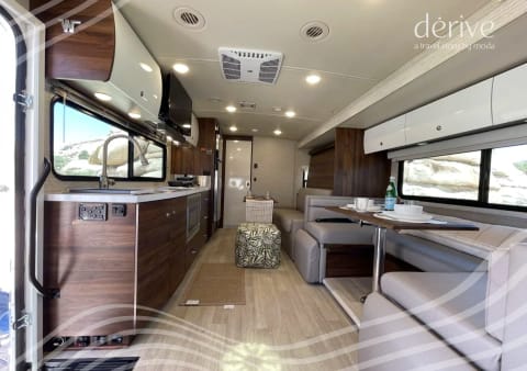 Brand New Ultra Luxury 2023 Mercedes Dérive Drivable vehicle in Redondo Beach