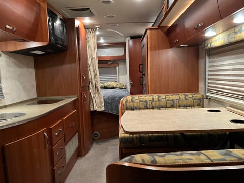 2009 Fleetwood Fleetwood RV Pulse Icon 24D Drivable vehicle in Collierville
