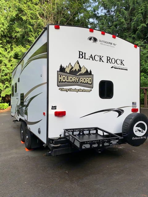 Outdoors RV Black Rock Back Country Series 18DB Ziehbarer Anhänger in Morgan Hill