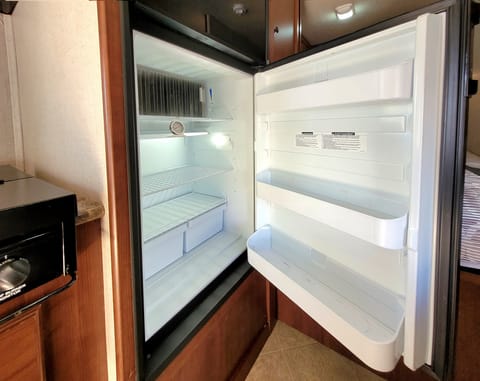 **Rolling Adventure: 2011 Fleetwood RV for Rent* Drivable vehicle in Laveen Village