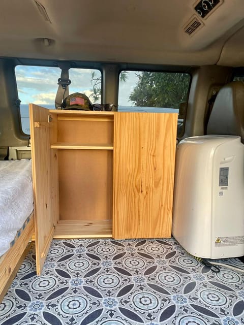 2008 Chevrolet Express Express camper Campervan in Lauderdale-by-the-Sea