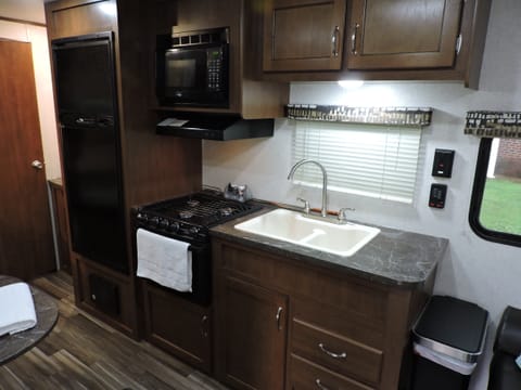 2017 Jayco Jay Flight SLX 264BHW Towable trailer in Southaven