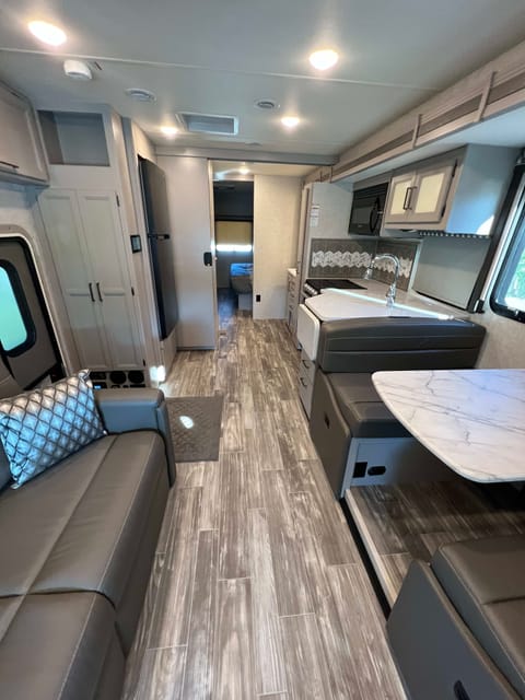 2022 Thor Motor Coach Hurricane 31C Drivable vehicle in Lely Resort