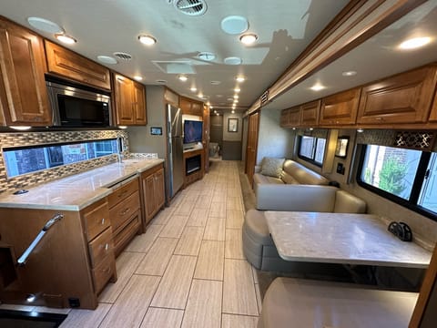 2019 Tiffin Motorhomes Open Road Allegro 36 UA Drivable vehicle in Frisco