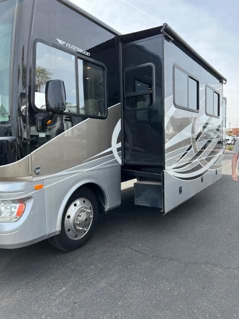 2015 Fleetwood RV Bounder 34T Drivable vehicle in Clarkdale