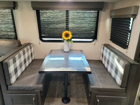 2 BATHROOMS 2 Bedrooms 2022 Condo on Wheels Towable trailer in Suffolk