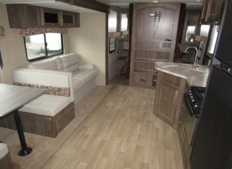 2019 Dutchmen RV Coleman Lantern Series 314BH Towable trailer in Daytona Beach