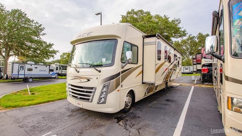 2020 Thor Motor Coach ACE 32.3 Drivable vehicle in Palm Beach Gardens