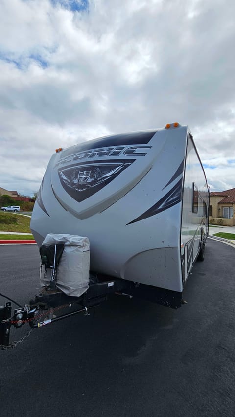 2018 Eclipse Iconic Wide Lite 2816SWG Remorque tractable in Lompoc