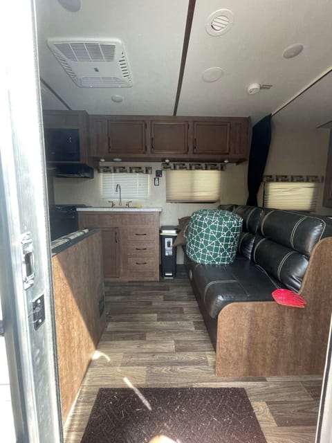 2018 Starcraft Autumn Ridge Outfitter 26BH Towable trailer in Edmond