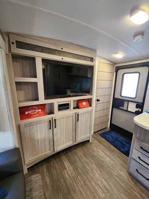 2022 Cruiser Twilight Signature TWS 3300 Towable trailer in Leander