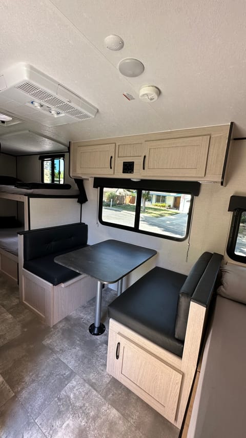 **Zephyr** 2022 Coachmen RV Apex Nano 185BH Towable trailer in Merced