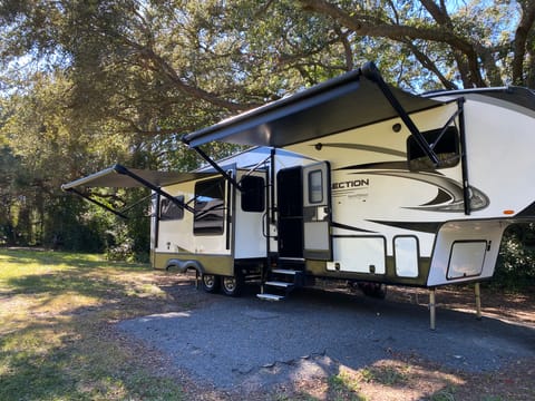 Margaritaville *Free Delivery! Luxury Bunkhouse Towable trailer in Auburndale