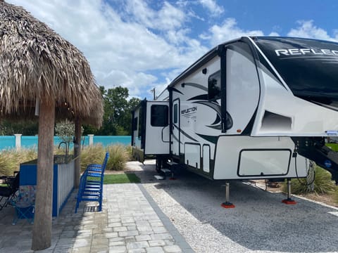 Margaritaville *Free Delivery! Luxury Bunkhouse Towable trailer in Auburndale