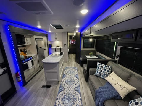 AMAZING2 + FUN2023 - 2BR (Delivery Available) Towable trailer in Celebration