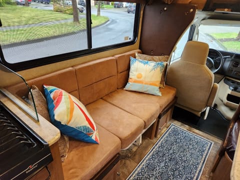 Clean & Comfy 2016 Coachmen Leprechaun 26DS Drivable vehicle in Hillsboro