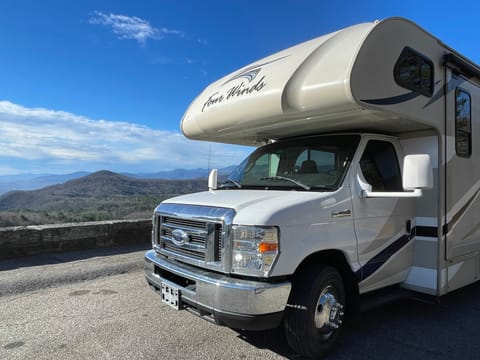 2017 Class C Thor Four Winds - WIFI included Drivable vehicle in Spring Hill