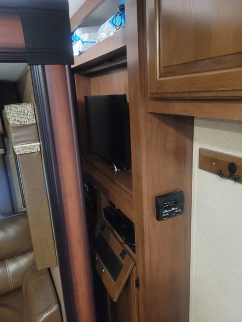 2015 Jayco Jay Flight 28BHBE Towable trailer in Saginaw Charter Township