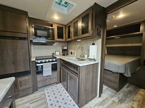 The Cozy KC - 2022 Grand Design Transcend 247BH Towable trailer in Blue Springs
