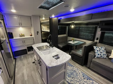 AMAZING + FUN23 - 2BR (Delivery Available) Towable trailer in Celebration