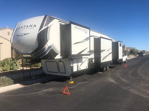 2020 Keystone RV Montana High Country 365BH Towable trailer in Surprise