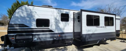 2020 Grand Design Transcend 32BHS 1 1/2 bath! Towable trailer in Round Rock
