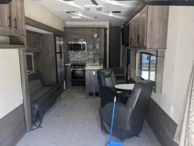 2021 Forest River RV Shockwave 32FWGDX Towable trailer in Solvang