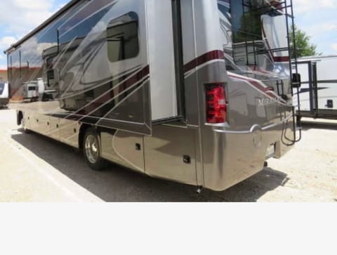 2022 Thor Motor Coach Miramar 34.6 Drivable vehicle in Marietta