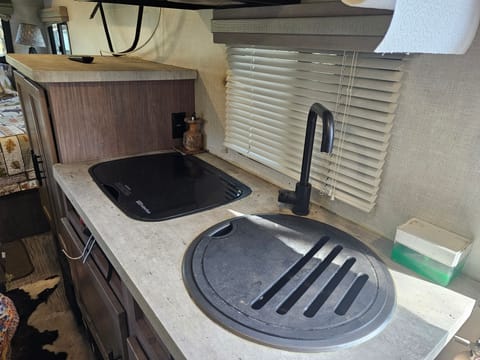 2021 Forest River RV No Boundaries NB19.5 Towable trailer in Deschutes River Woods