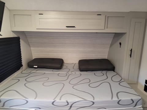 Roomy, Flexible, Well Maintained Family Camper Towable trailer in Farmington Hills