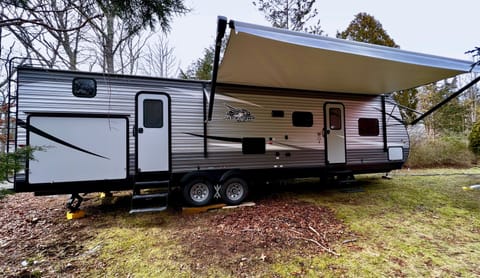 Fully Stocked Bunkhouse RV - Book Your Adventure! Tráiler remolcable in Centerville