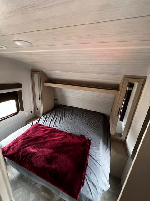 2023 Cruise Lite FAMILY BUNKHOUSE Towable trailer in Yucca Valley