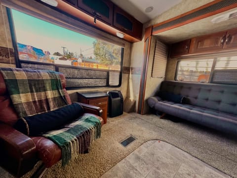 Pet Friendly 4-Season Camper w/ Fenced Dog Run Towable trailer in Grand Junction