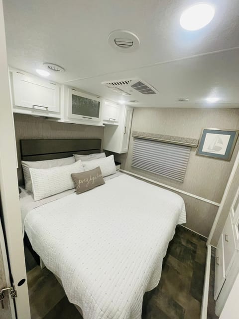 2021 Coachmen RV Pursuit 31BH Drivable vehicle in Brandon