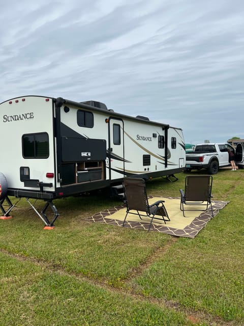 2018 Heartland Sundance 278BH Towable trailer in Woodstock