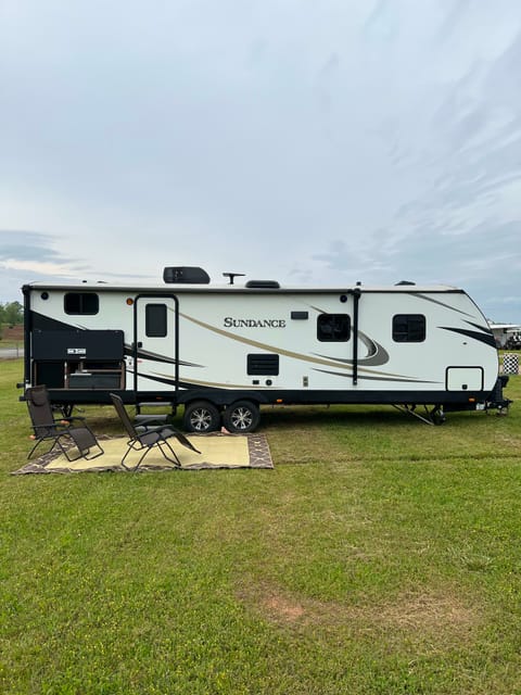 2018 Heartland Sundance 278BH Towable trailer in Woodstock