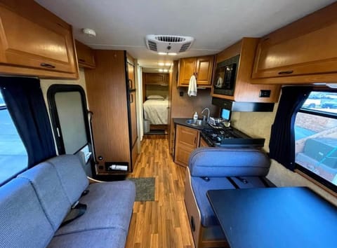 2016 Thor Motor Coach Four Winds 28A Véhicule routier in Washington