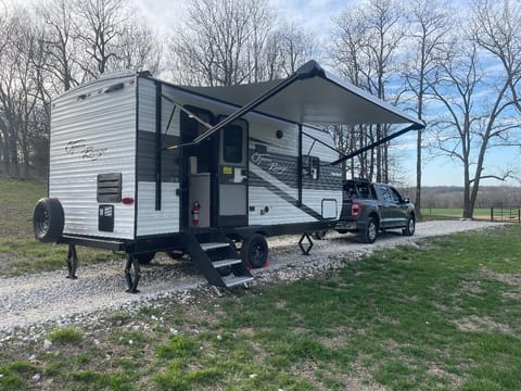 BRAND NEW! Your vacation home on wheels! Towable trailer in Ozark