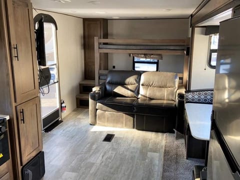 2021 Prime Time RV Avenger 28BHS Towable trailer in Caldwell