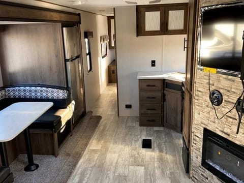 2021 Prime Time RV Avenger 28BHS Towable trailer in Caldwell