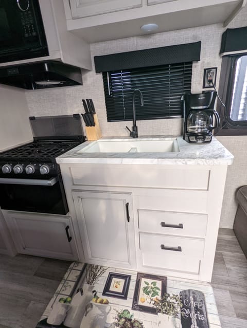 "Home Away" 2022 Jayco Jay Flight SLX 8 264BH Tráiler remolcable in Pflugerville