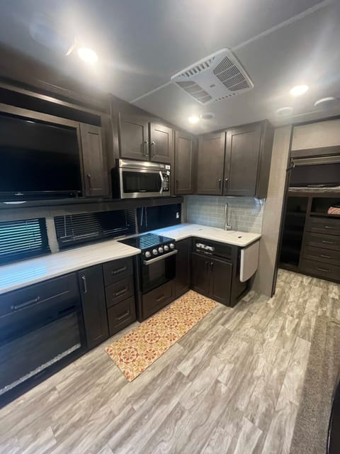 2022 Grand Design Reflection 28BH Towable trailer in Hinesville