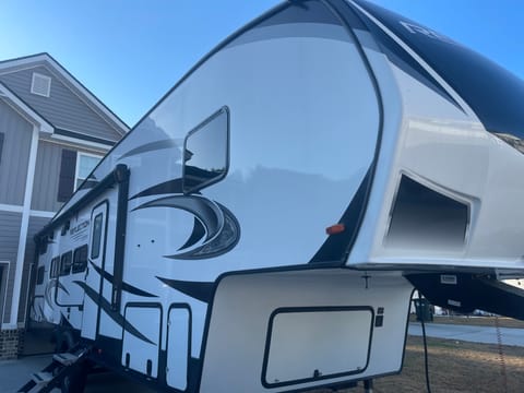 2022 Grand Design Reflection 28BH Towable trailer in Hinesville