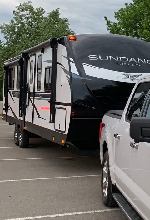 2021 Heartland Sundance Ultra Lite 293 RL Towable trailer in Westland