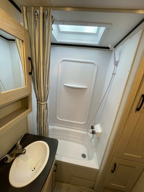 2022 Coachmen RV Apex Nano 194BHS Towable trailer in Poinciana